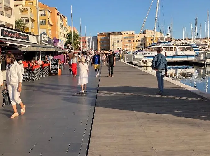 Apartman Cap D'agde Centre Port Avec Parking Prive Et Belle Vue Port Et