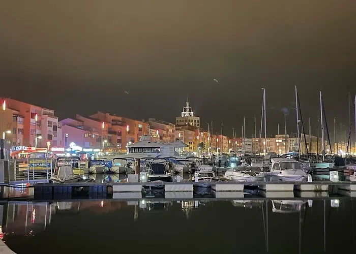 Cap D'agde Centre Port Avec Parking Prive Et Belle Vue Port Et 아파트