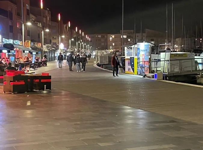 아파트 Cap D'agde Centre Port Avec Parking Prive Et Belle Vue Port Et *